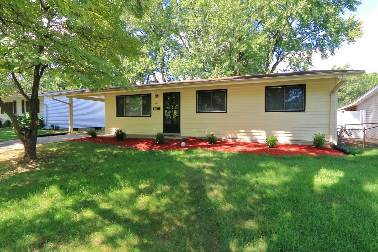 1085 Bluefield Dr, Florissant, MO 63033 3 Bedroom Apartment for Rent