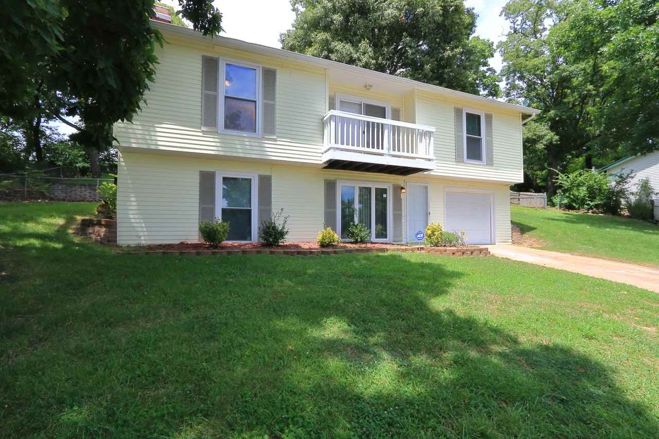 1921 Americana Way - Photo 2 of 21