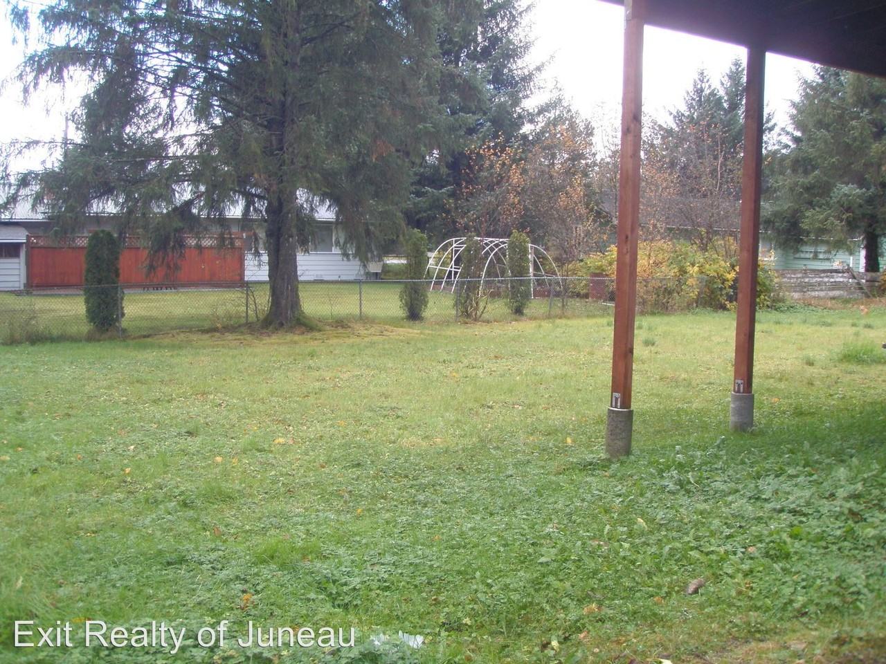 5955 Pine St - Photo 2 of 16