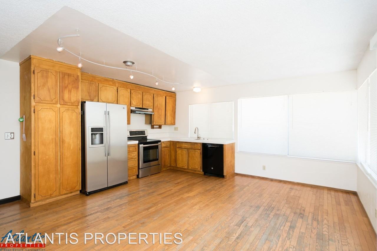 262 Bluefield Dr - Photo 2 of 20