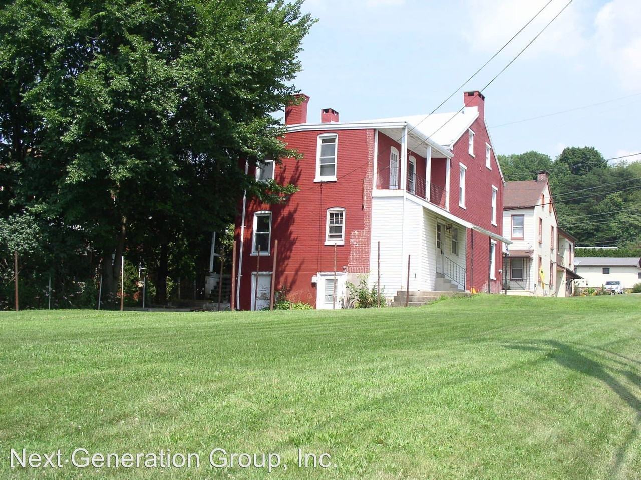 330 S Fourth St - Photo 3 of 6