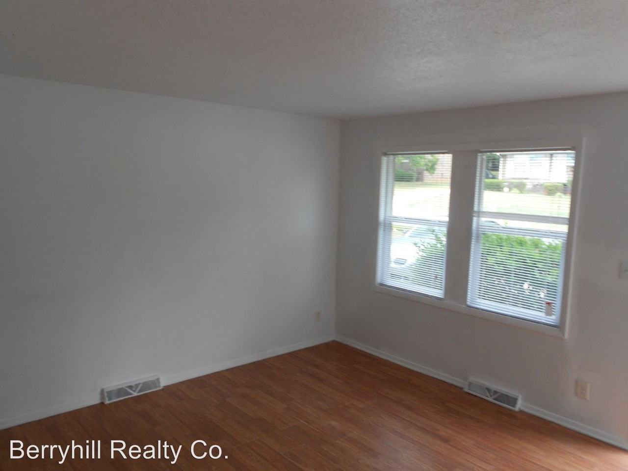 2507 Senior Dr - Photo 2 of 8