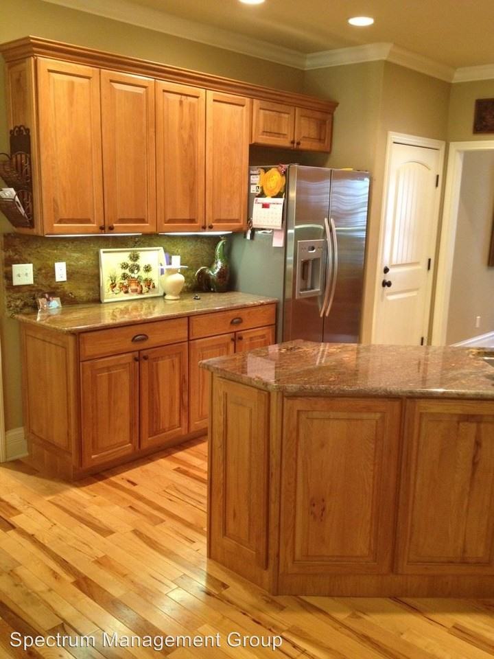 8084 Cross Creek Dr - Photo 3 of 13