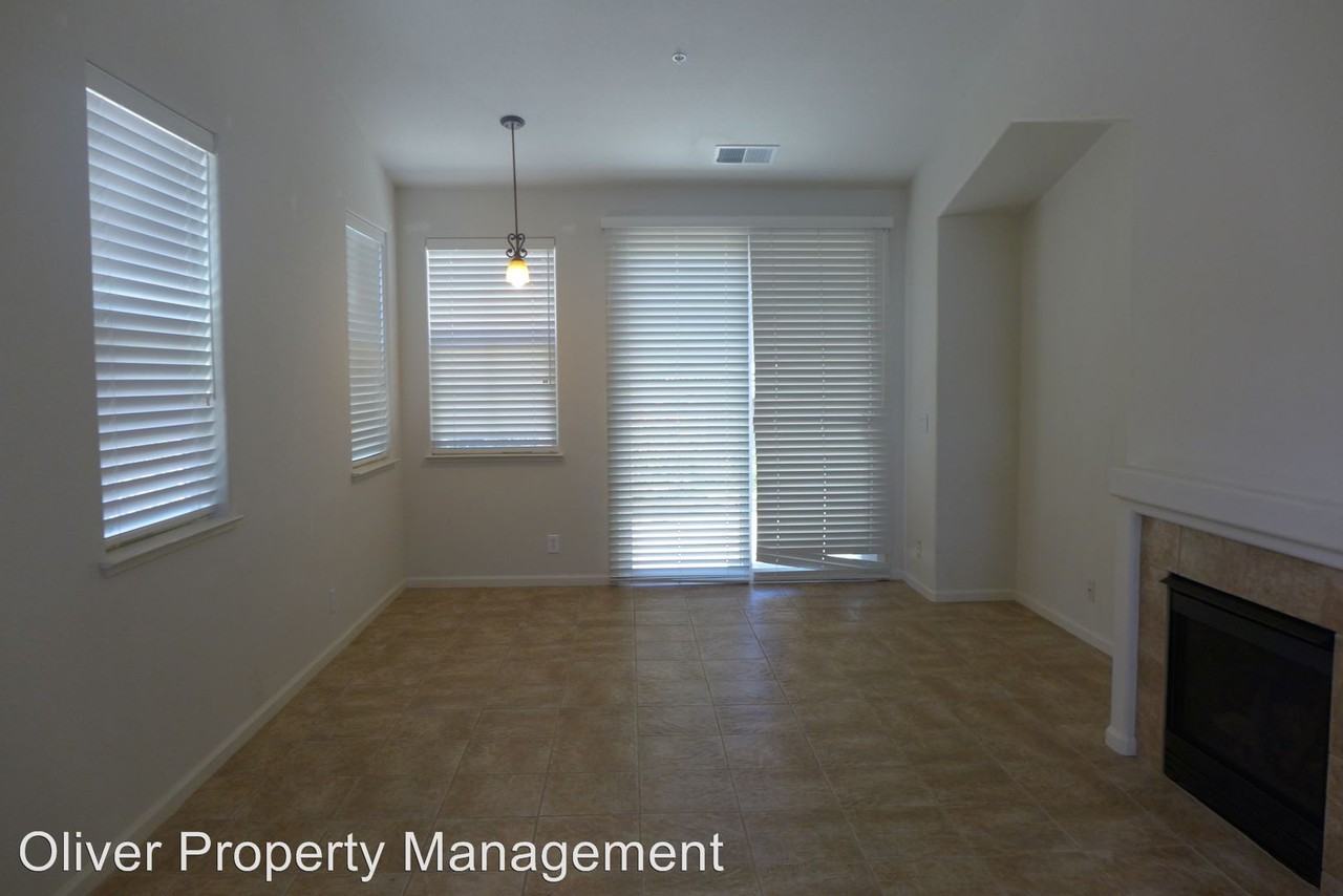 825 Bronte Ave - Photo 2 of 7