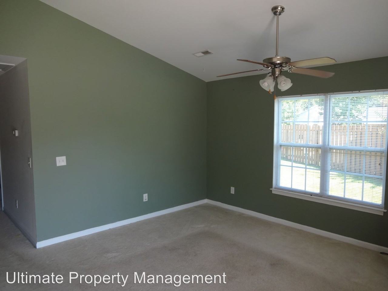 936 Bobby Brown Cir - Photo 2 of 9