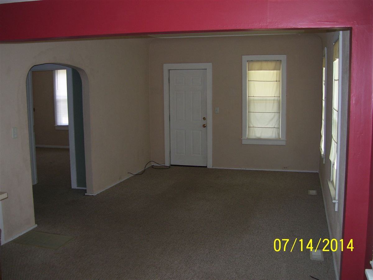 208 Alma St - Photo 2 of 8