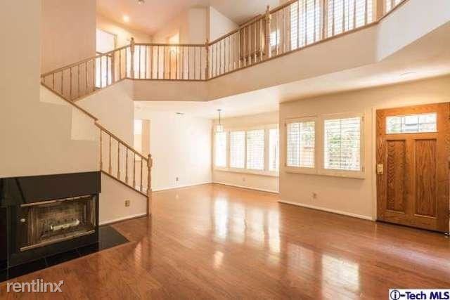 2772 Heritage Dr - Photo 2 of 3