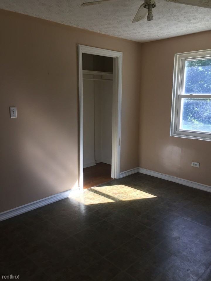 912 Dublin Ave - Photo 3 of 7