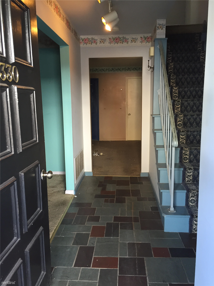 330 E Centre St - Photo 2 of 8