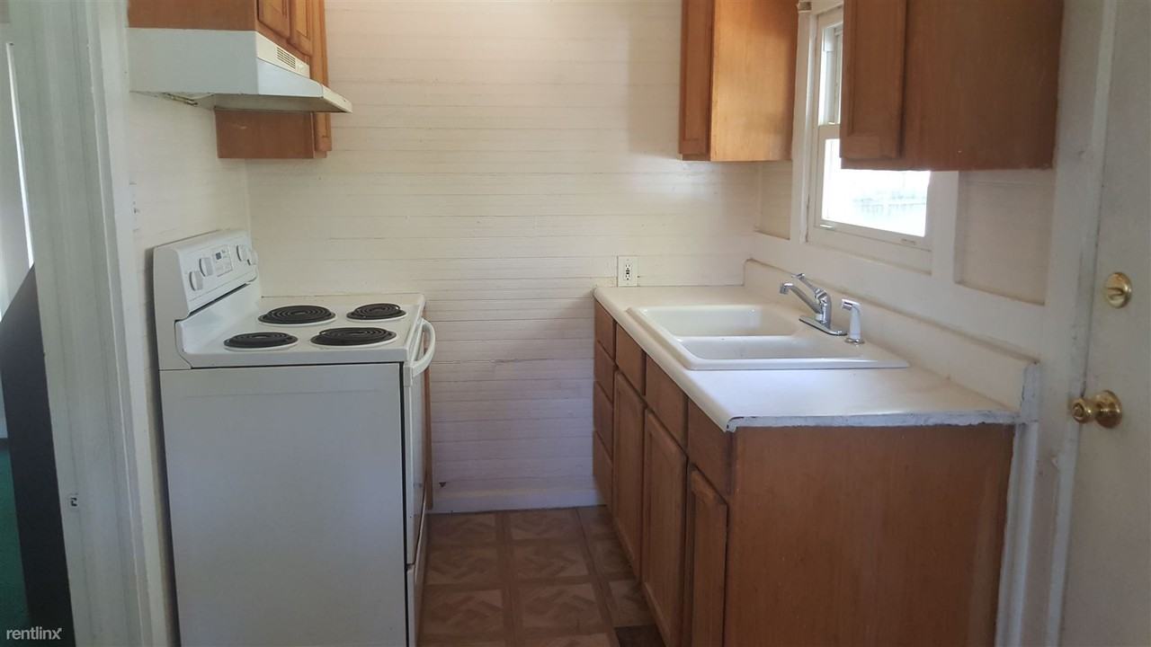 535 S Kentucky Ave - Photo 3 of 10