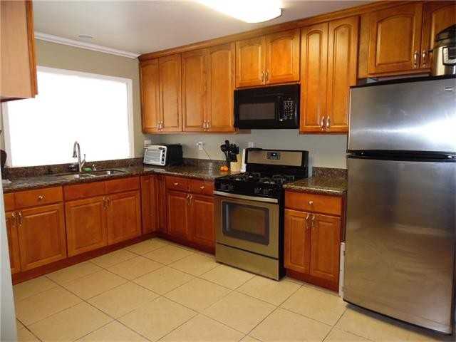 5100 Congress Dr - Photo 3 of 11