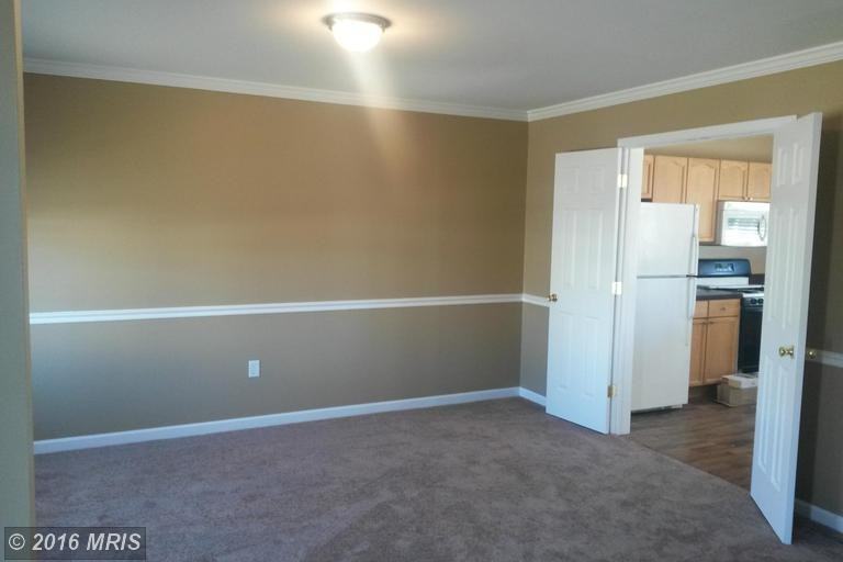 38 Charlotte Ct - Photo 3 of 13