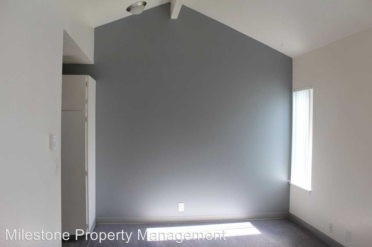 Sawyer Pointe 52588 NE Sawyer - Photo 3 of 3