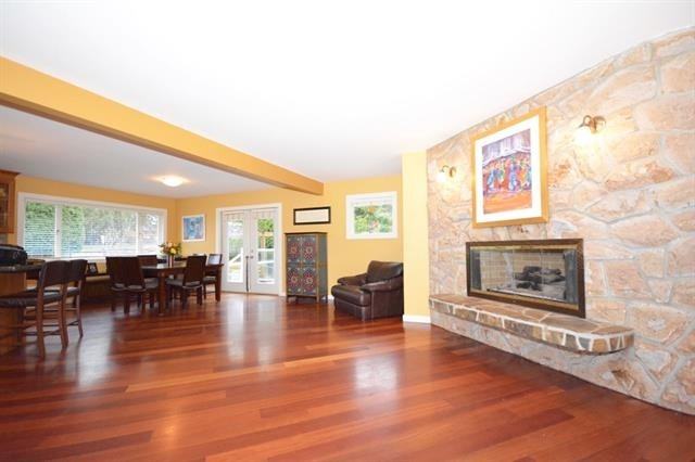 215 54 St - Photo 3 of 18