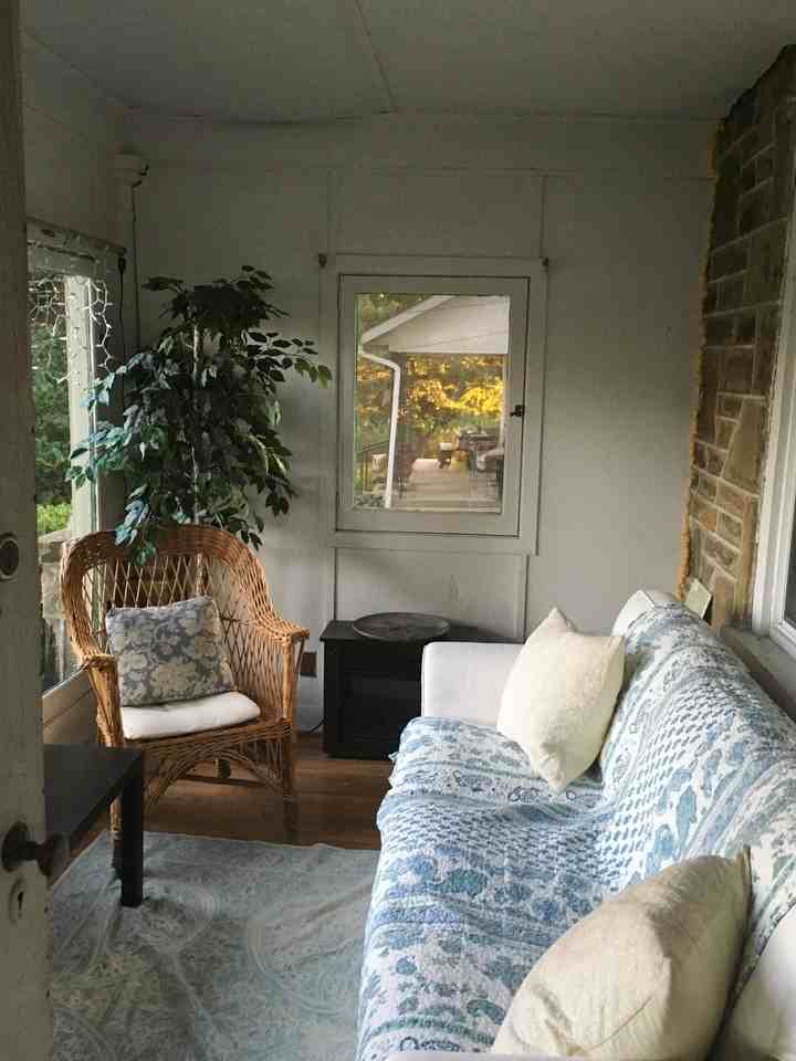 611 Millers Hl - Photo 2 of 20