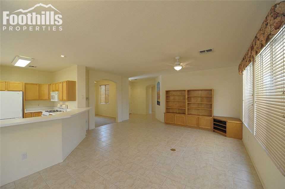 7670 W Desert Cactus Way - Photo 2 of 22