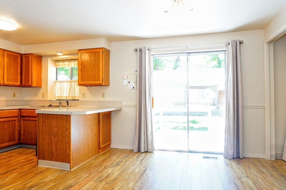 4513 Jewell St - Photo 3 of 9