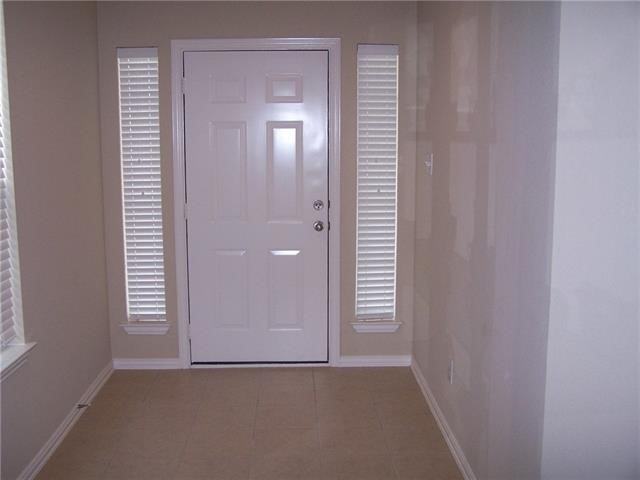 1031 Elm Dr - Photo 2 of 29