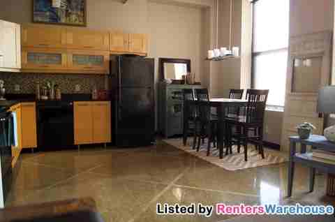 350 St Peter St #910