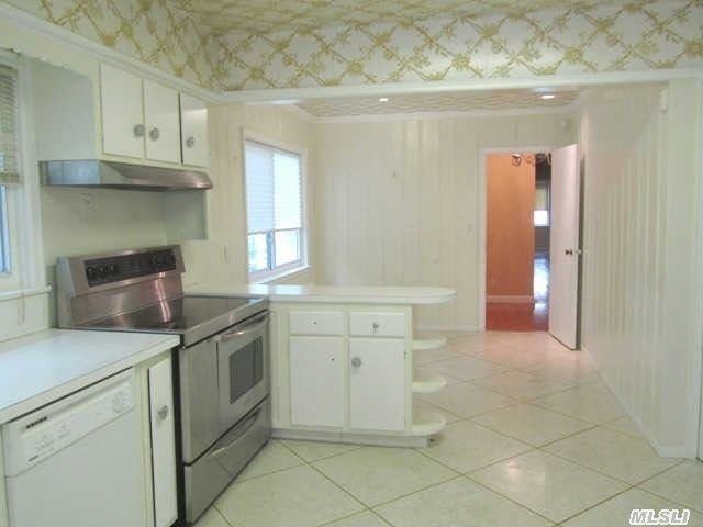 27 Somerset Dr S - Photo 3 of 11