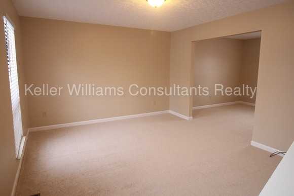 1029 Discovery Dr - Photo 2 of 17