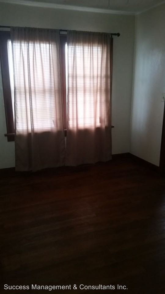 2615 N Virginia Ave - Photo 3 of 8