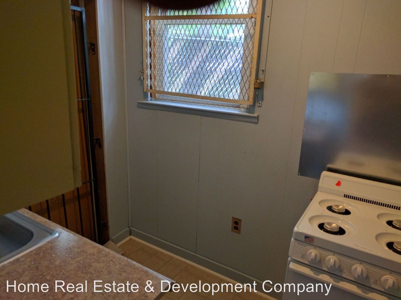 1947 N Darien St - Photo 3 of 11