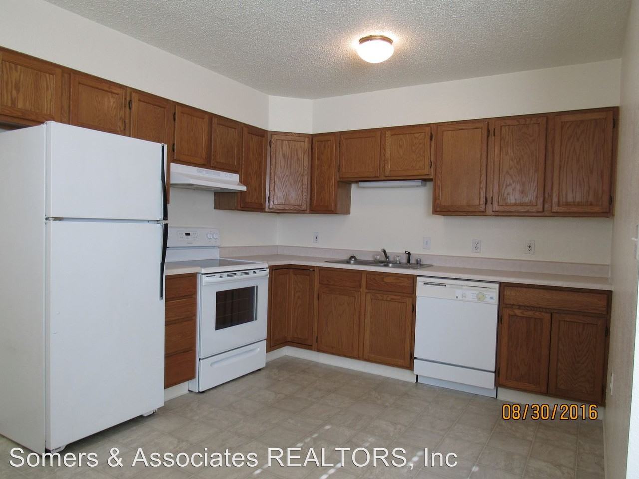 1 Slater Dr - Photo 3 of 10