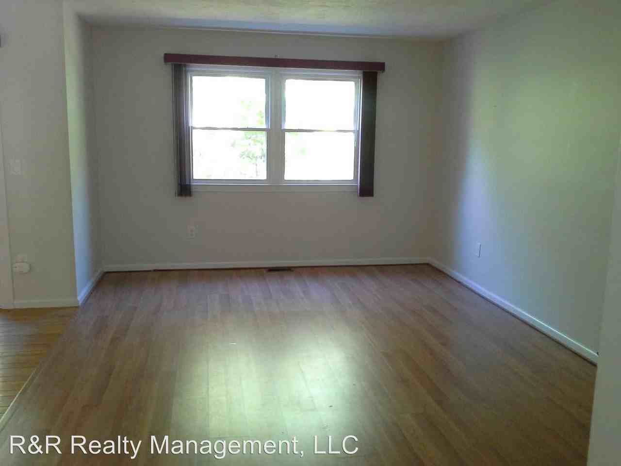 223 Heritage Dr - Photo 3 of 10