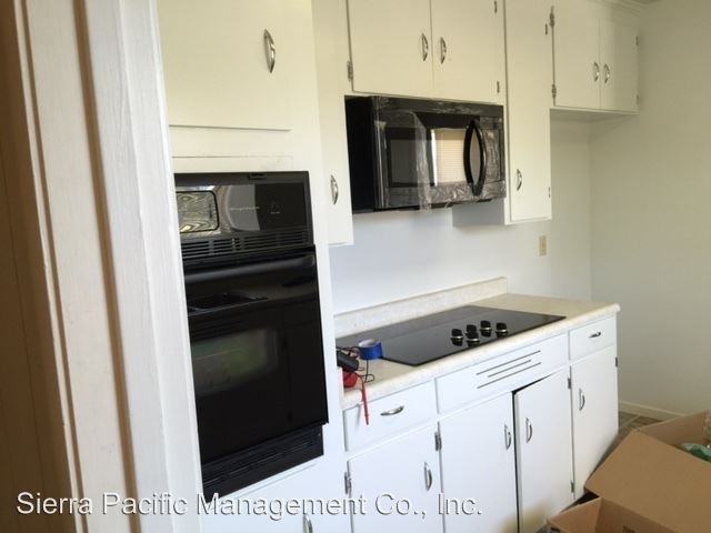 815 11th St - Photo 2 of 2