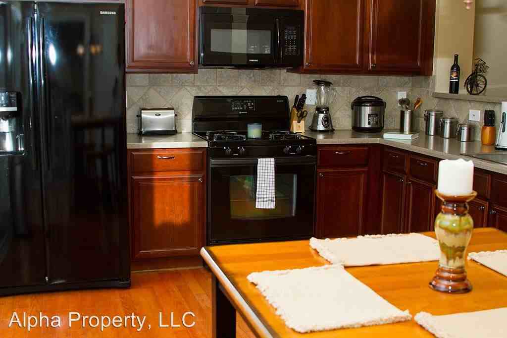 301 Pampas Ct - Photo 2 of 8