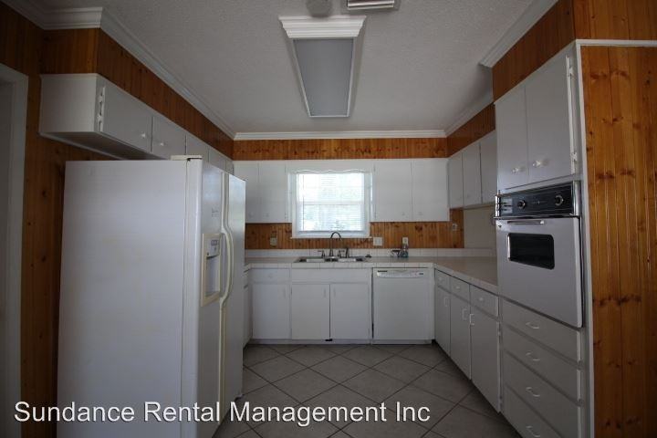 632 Merioneth Dr NE - Photo 2 of 17