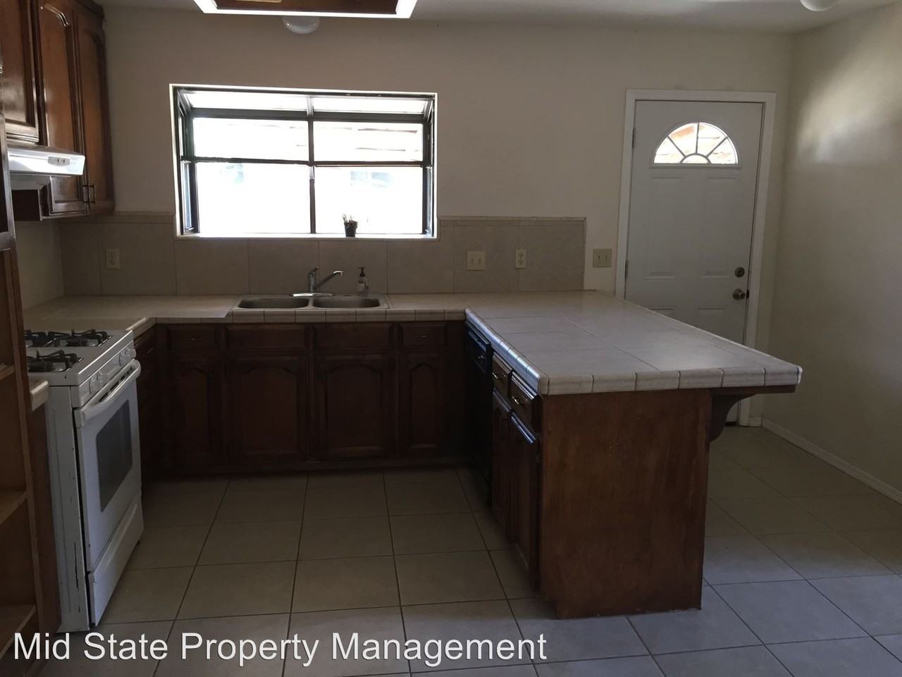 1174 N Princeton Ave - Photo 2 of 17