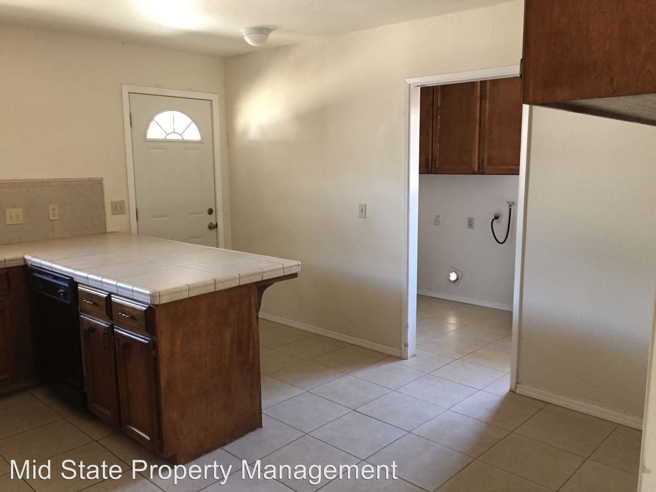 1174 N Princeton Ave - Photo 3 of 17