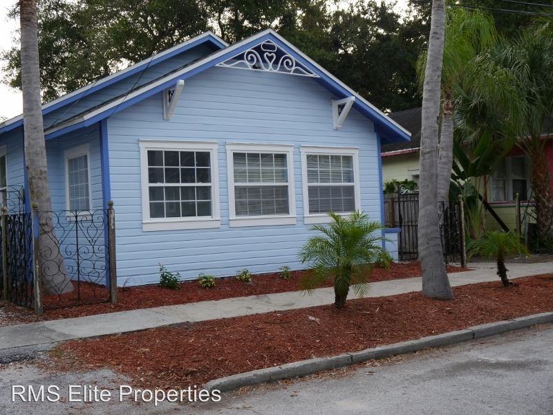 1142 Highland St S - Photo 2 of 16