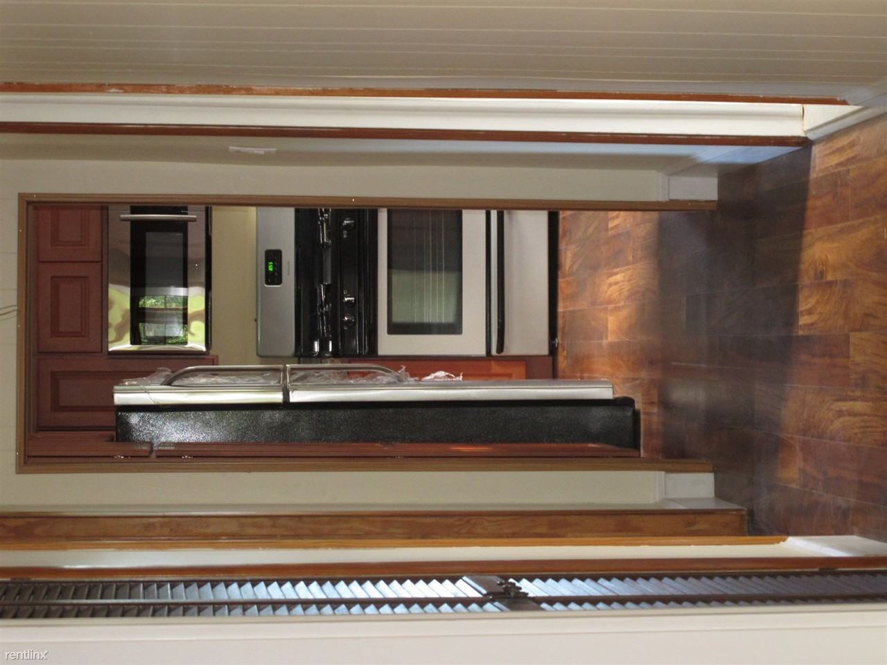 1 Davis Ave - Photo 3 of 8