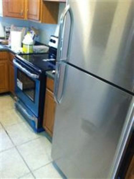 615 59th St #A - Photo 3 of 7