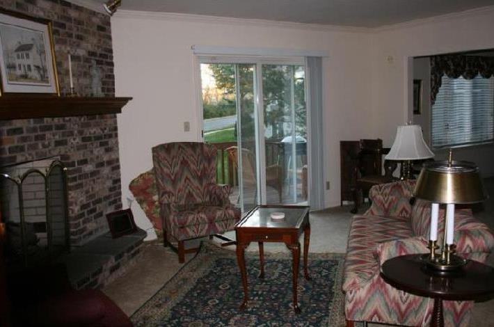 100-198 Leisure Ct - Photo 3 of 17
