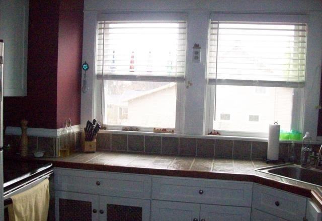 805 Poplar St - Photo 2 of 4