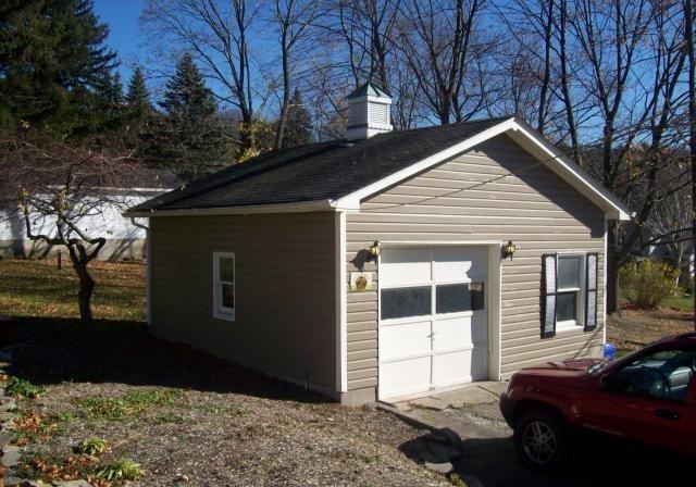 805 Poplar St - Photo 3 of 4