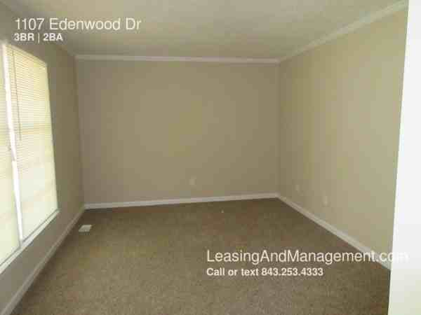 1107 Edenwood Dr - Photo 2 of 10