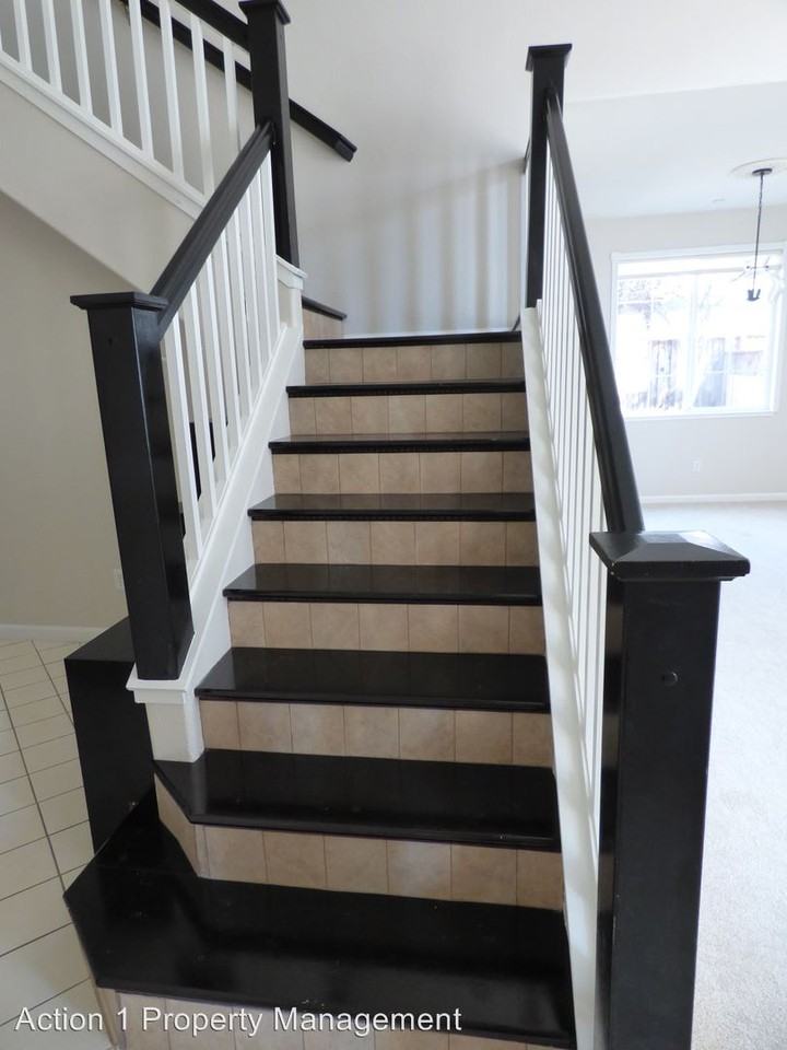 2042 Dahlia Common - Photo 2 of 25