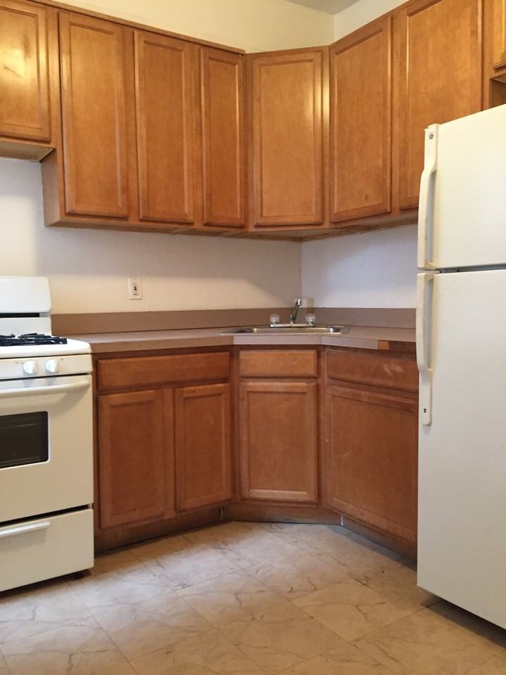 6422 N Greenview Ave - Photo 3 of 6
