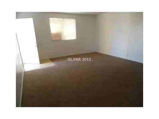 1912 W Nelson Ave - Photo 3 of 10