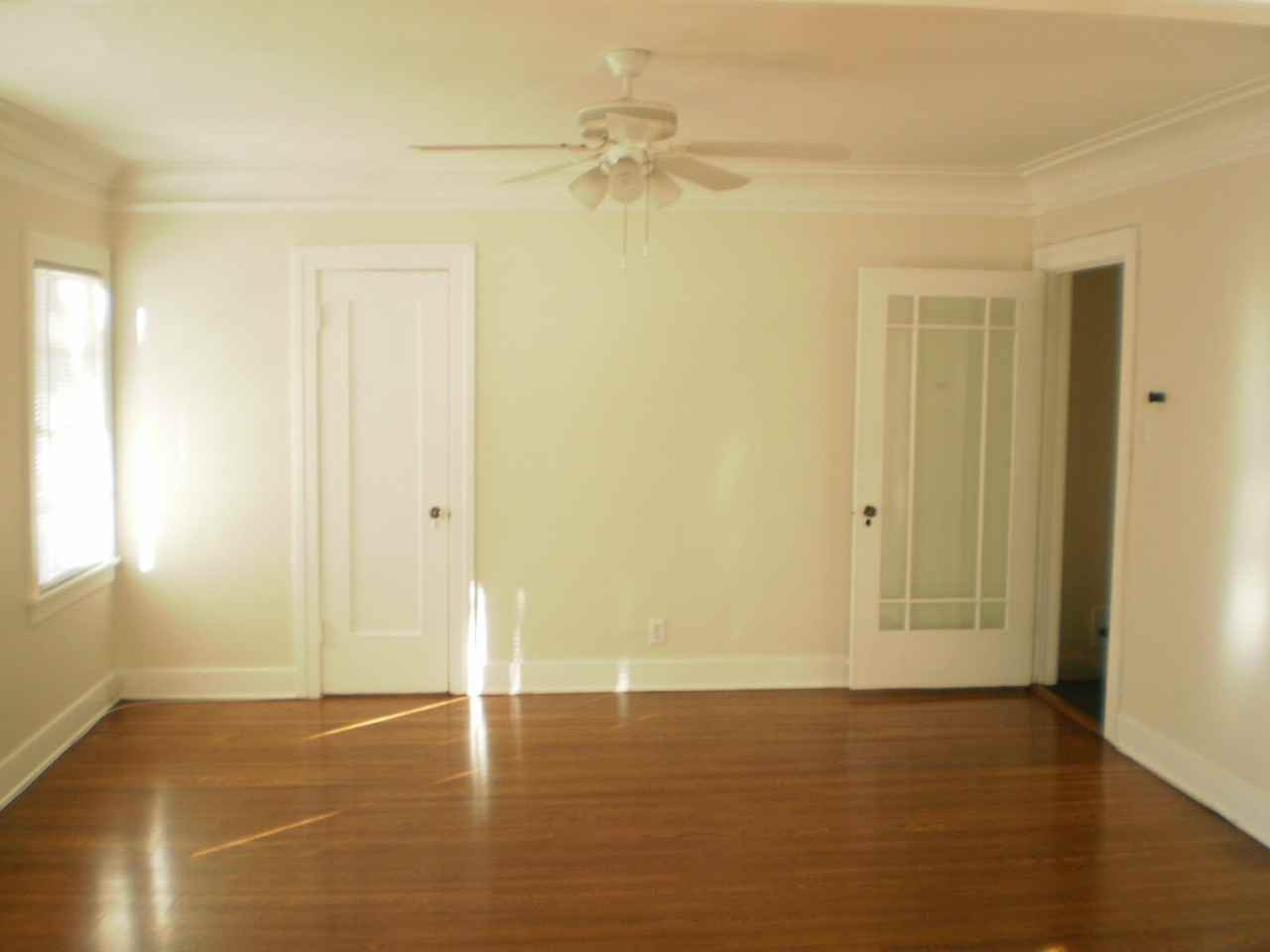 6256 Painter Ave - Photo 3 of 12