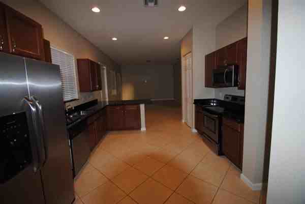 6729 Bulrush Ct - Photo 3 of 6