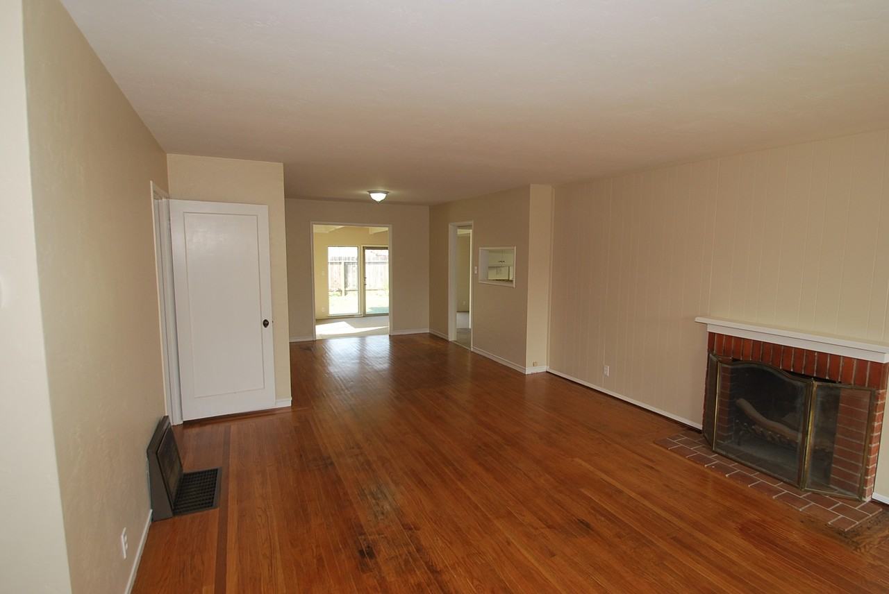 1637 139th Ave - Photo 3 of 12