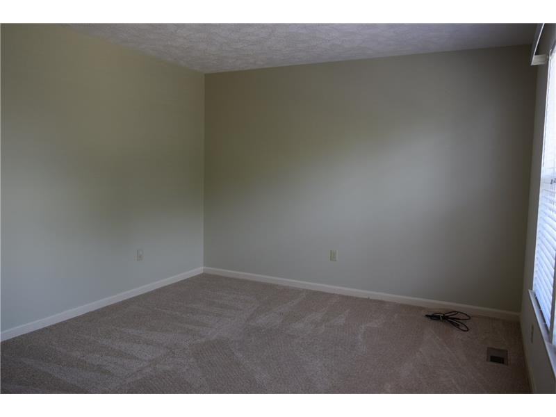 109 Pine Creek Dr - Photo 3 of 15