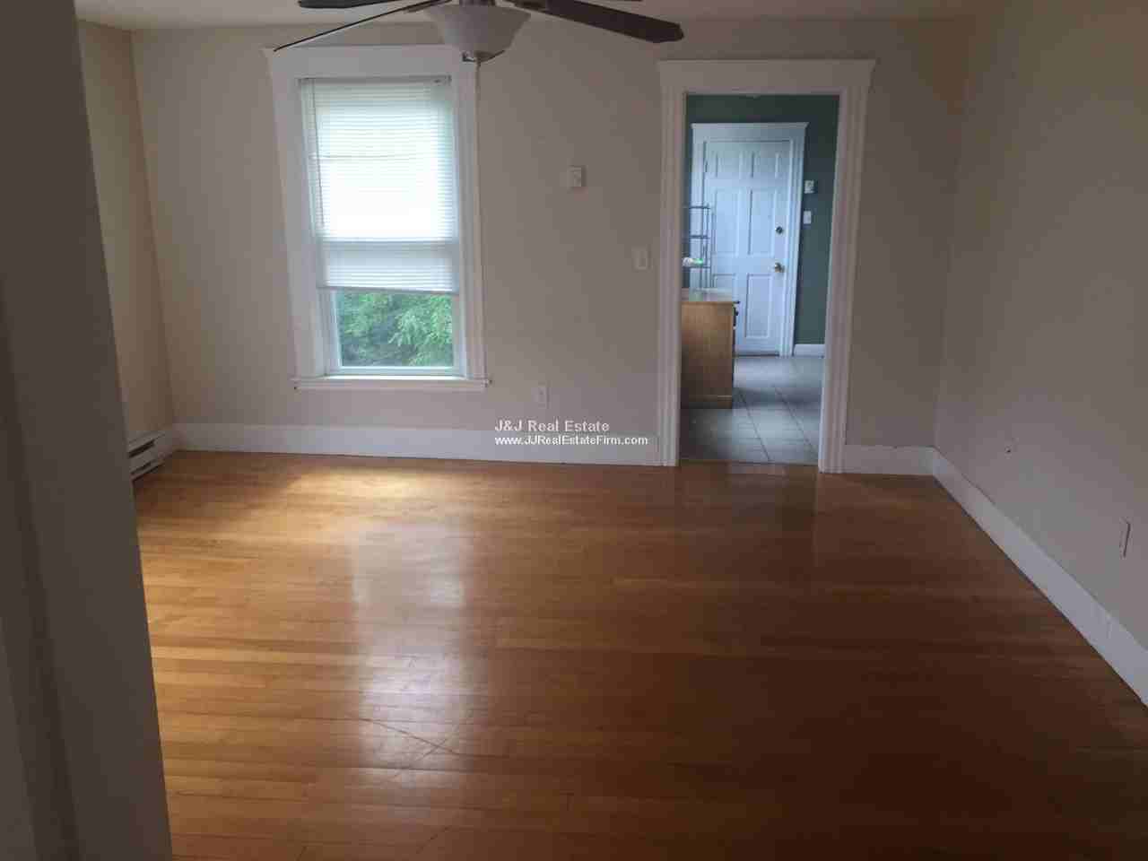 10 Pratt St 3 - Photo 3 of 6