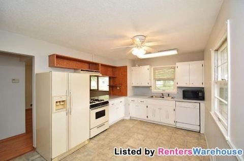630 Hugo St NE - Photo 3 of 16